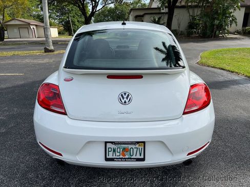 Used 2012 Volkswagen Beetle Launch Edition image 6