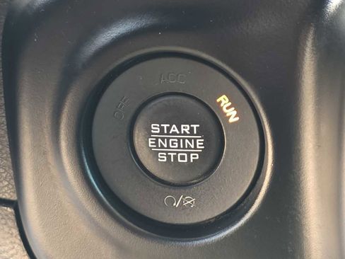 Certified 2021 Jeep Gladiator Mojave image 24