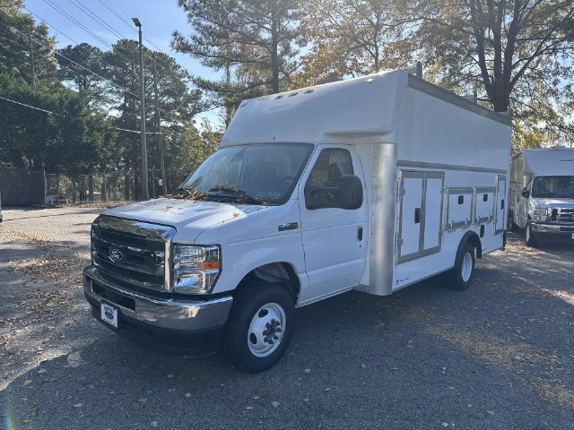 New 2026 Ford E-450 and Econoline 450 Super Duty w/ Power Equipment Group RWD image 1