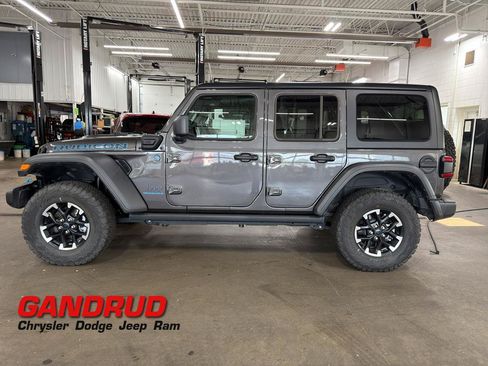 Used 2025 Jeep Wrangler Unlimited Rubicon 4xe w/ Safety Group AWD/4WD image 1