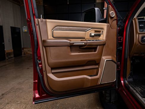 Used 2023 RAM 3500 Limited image 35