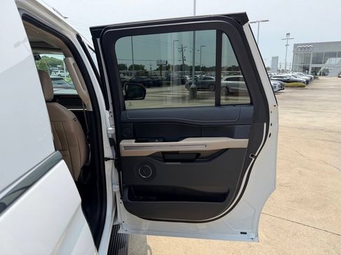 Used 2024 Ford Expedition Max Limited RWD image 27