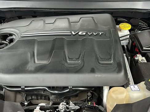 Used 2022 Jeep Cherokee Trailhawk w/ Comfort/Convenience Group AWD/4WD image 31
