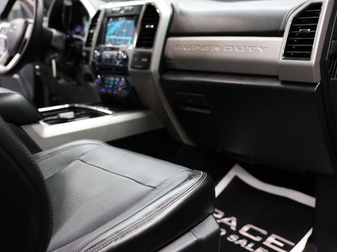 Used 2018 Ford F250 Lariat w/ Lariat Value Package image 30