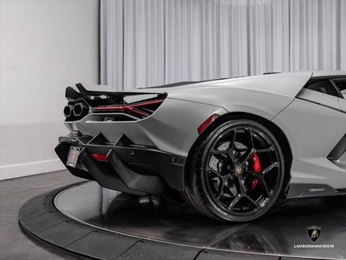 Used 2024 Lamborghini Revuelto AWD/4WD image 25
