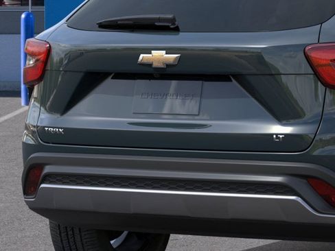 New 2026 Chevrolet Trax LT FWD image 38