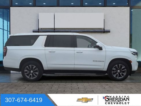 Used 2021 Chevrolet Suburban LT w/ Luxury Package image 3