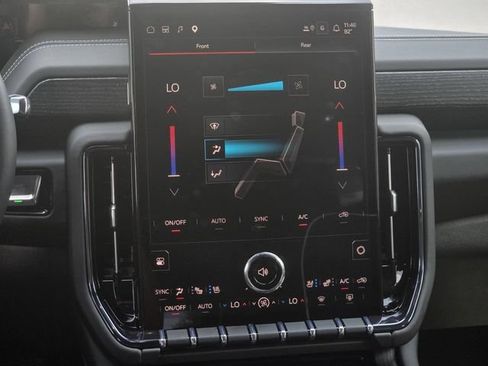 New 2026 GMC Yukon AT4 Ultimate AWD/4WD image 18