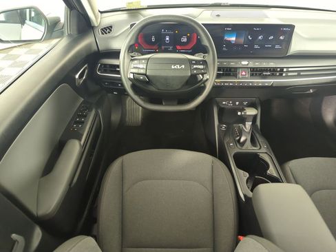 Used 2025 Kia K4 LXS image 14