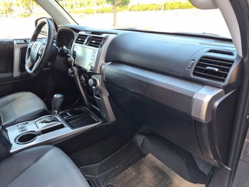 Used 2021 Toyota 4Runner SR5 Premium w/ Moonroof Package RWD image 21