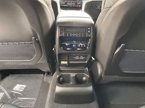 New 2025 Jeep Grand Cherokee L Limited w/ Luxury Tech Group II image 36