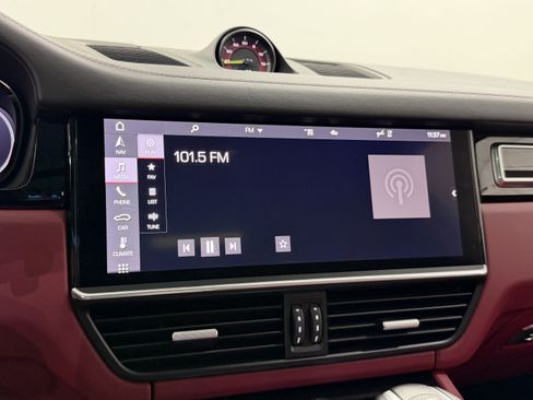 Certified 2021 Porsche Cayenne Turbo S AWD/4WD image 49