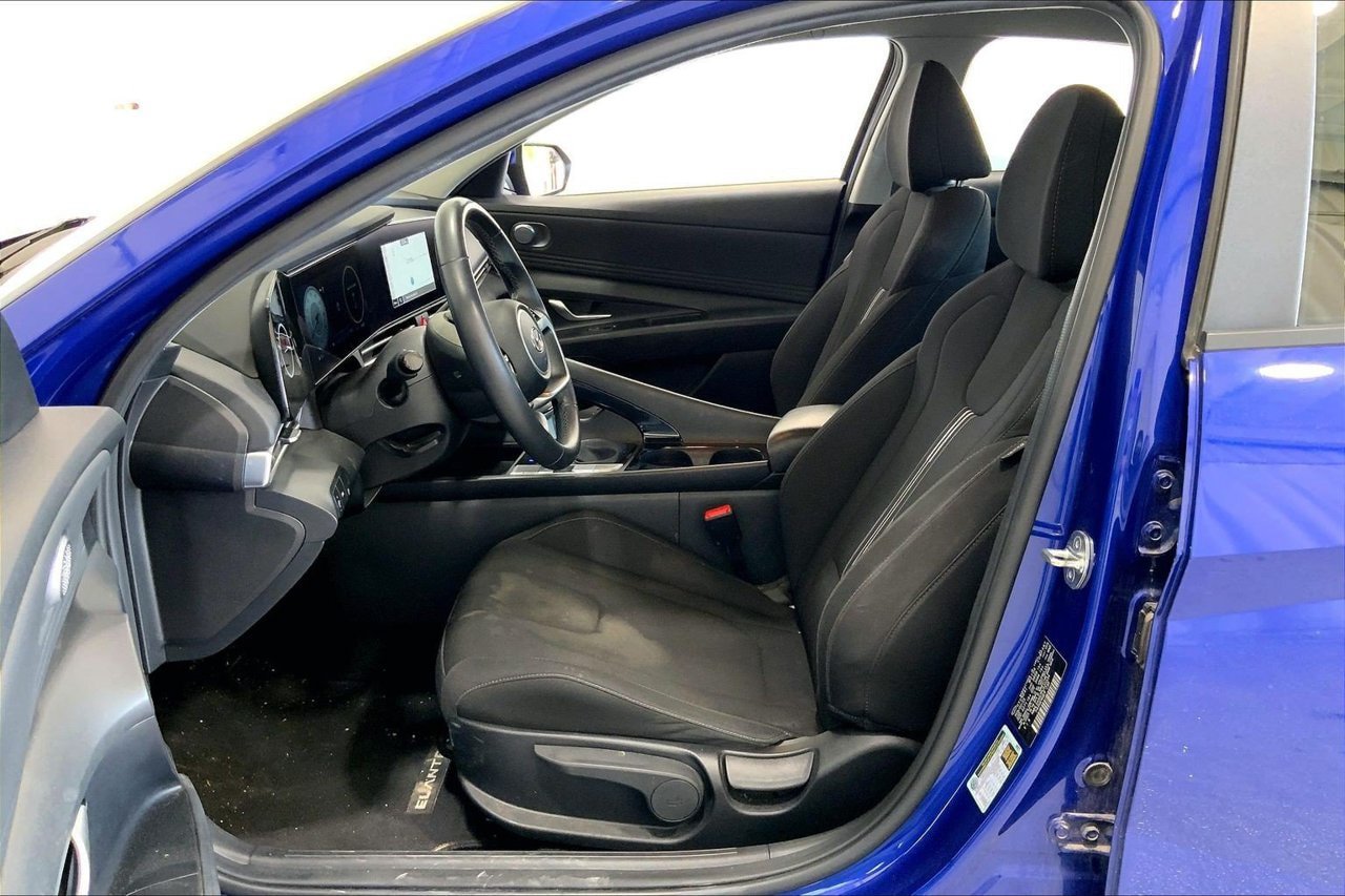 Used 2023 Hyundai Elantra SEL w/ Convenience Package FWD image 15
