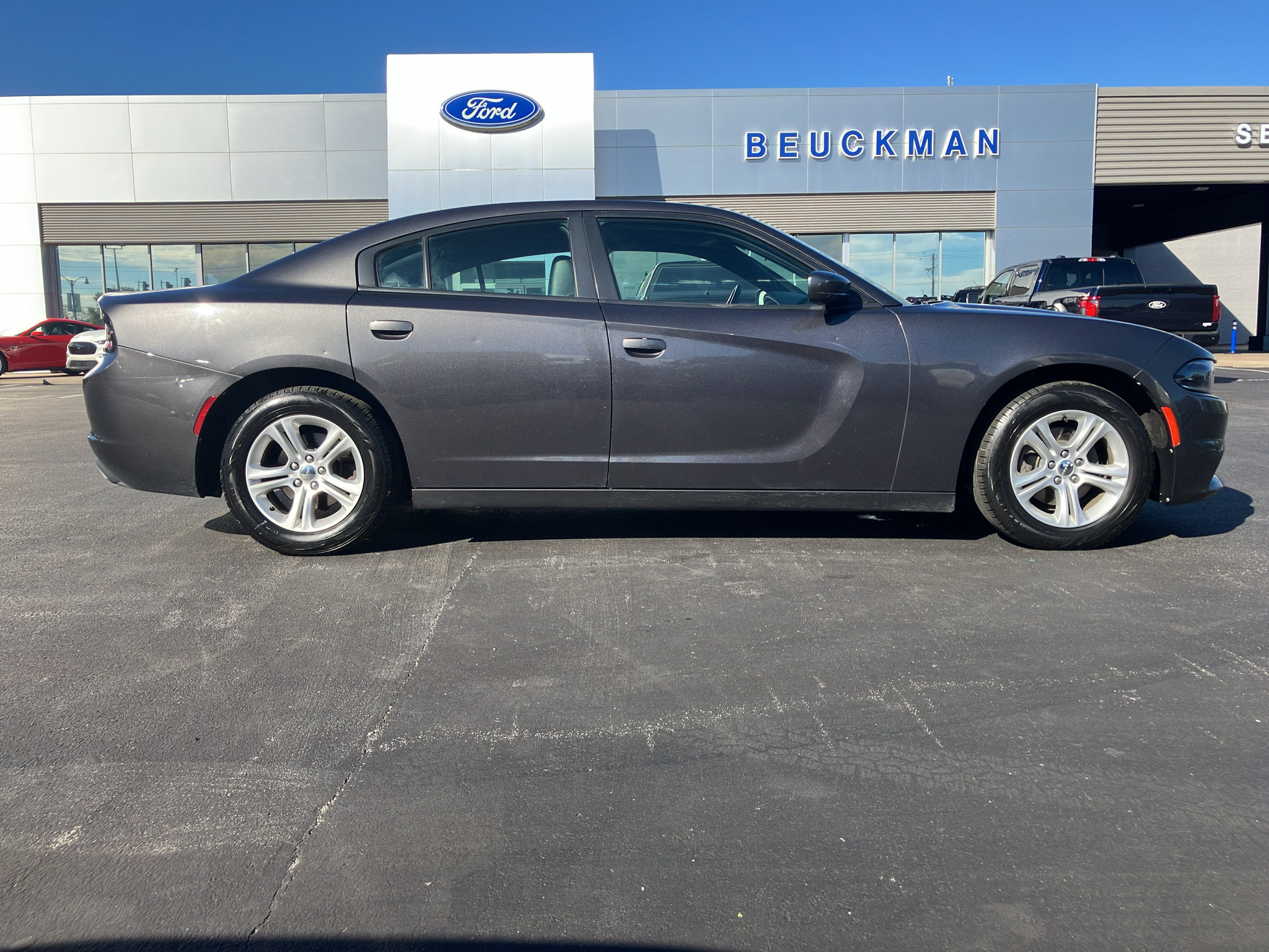 Used 2019 Dodge Charger SXT w/ Leather Interior Group RWD image 7
