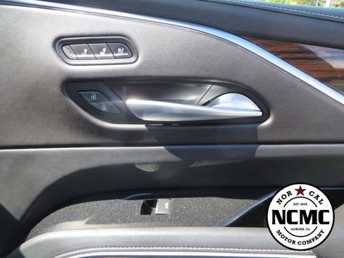 Used 2023 Cadillac Escalade Premium Luxury AWD/4WD image 49