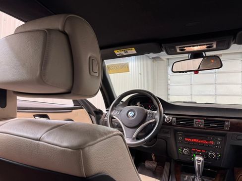 Used 2011 BMW 328i Convertible RWD image 19