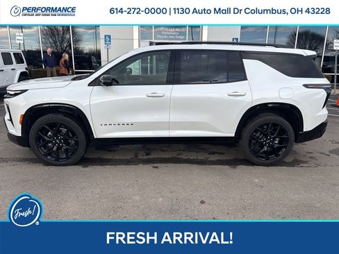 Used 2025 Chevrolet Traverse RS image 7
