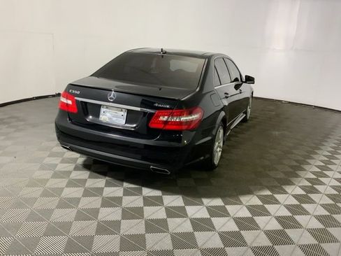 Used 2011 Mercedes-Benz E 550 4MATIC Sedan image 9