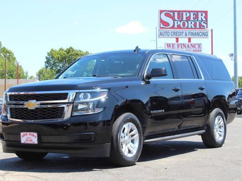 Used 2018 Chevrolet Suburban LT image 7