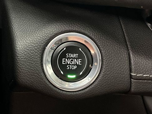 Used 2023 Buick Envision Avenir AWD/4WD image 21