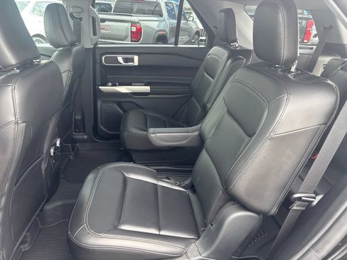 Used 2023 Ford Explorer XLT w/ Equipment Group 202A AWD/4WD image 8