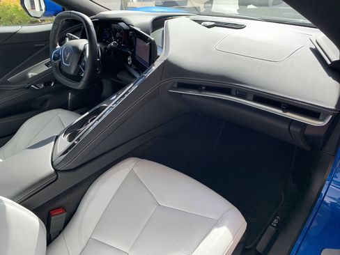 Used 2024 Chevrolet Corvette Stingray Coupe w/ Z51 Performance Package image 36