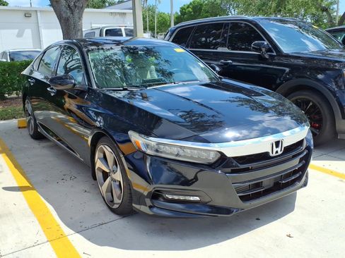 Used 2018 Honda Accord Touring image 8