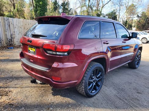 Used 2019 Jeep Grand Cherokee Altitude image 9