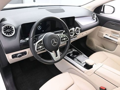 Used 2022 Mercedes-Benz GLA 250 4MATIC w/ Premium Package Lite image 14