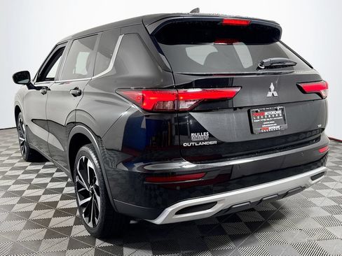 Used 2023 Mitsubishi Outlander SE AWD/4WD image 5