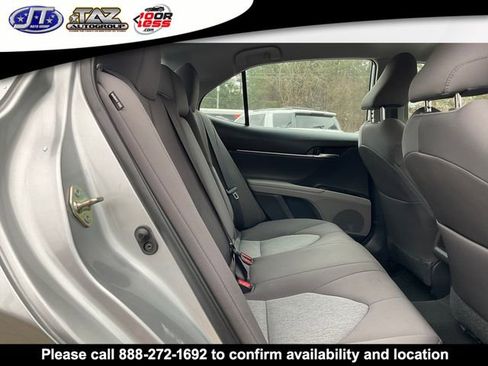 Used 2019 Toyota Camry LE image 12