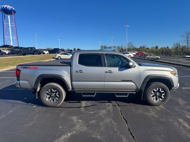 Used 2019 Toyota Tacoma TRD Off-Road AWD/4WD image 2