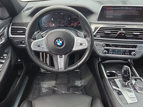 Used 2020 BMW 740i w/ M Sport Package RWD image 12