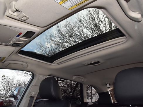 Used 2017 Subaru Outback 2.5i Limited image 32