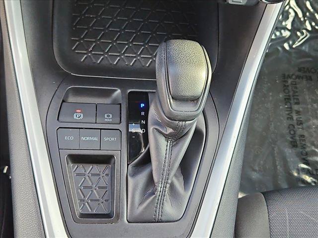 Used 2025 Toyota RAV4 XLE FWD image 12