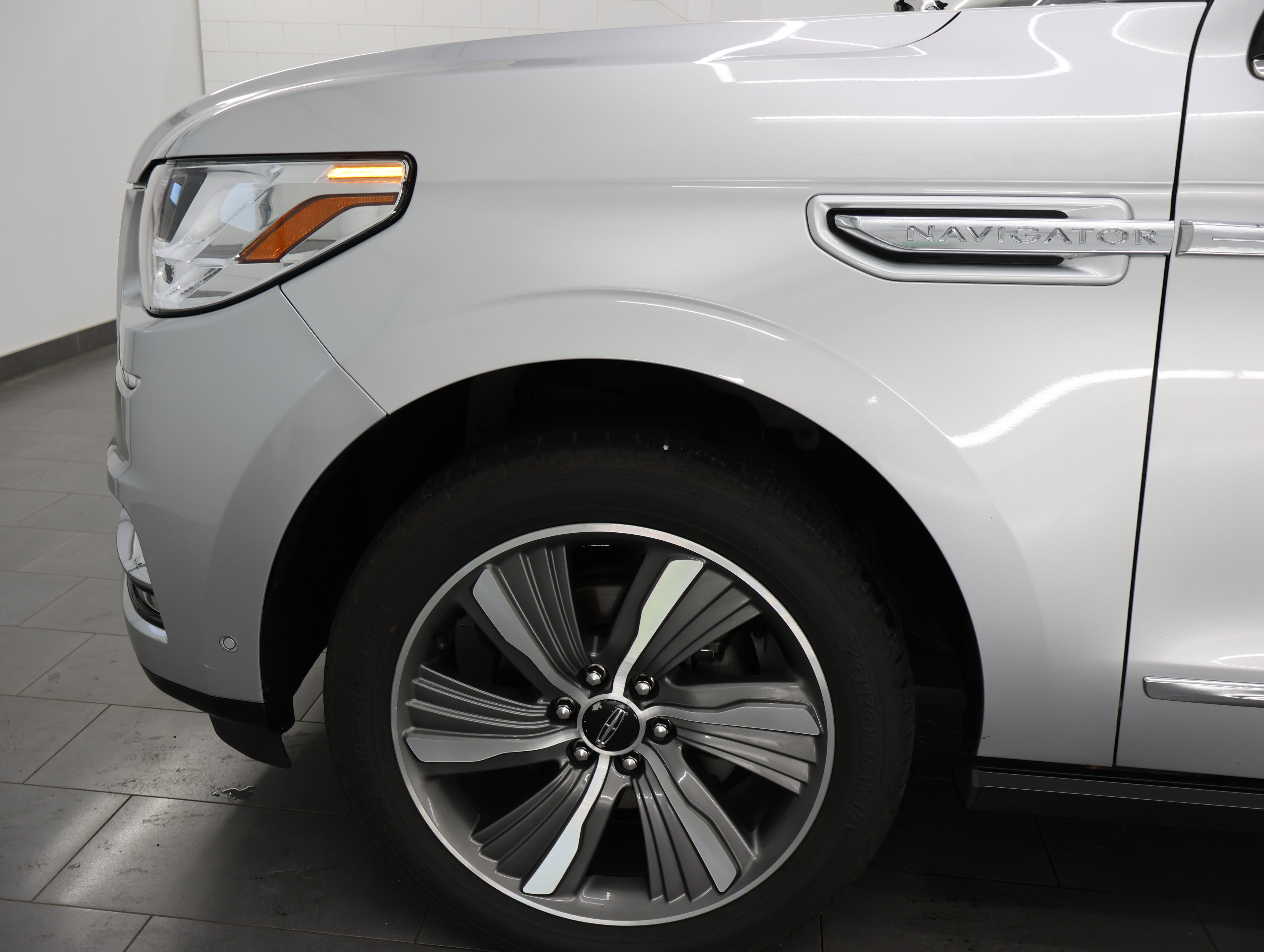 Used 2019 Lincoln Navigator Reserve w/ Cargo Package AWD/4WD image 38