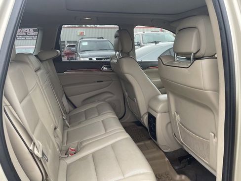 Used 2011 Jeep Grand Cherokee Overland image 18