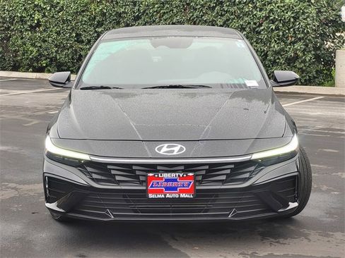 Used 2025 Hyundai Elantra Sport image 3