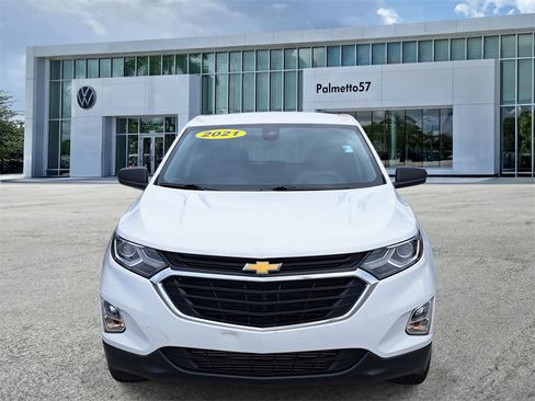 Used 2021 Chevrolet Equinox LS image 2