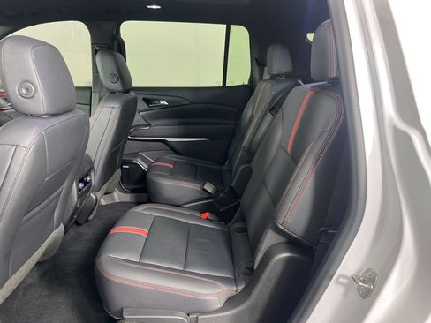 Certified 2024 Chevrolet Traverse RS image 25