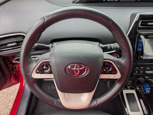 Used 2016 Toyota Prius Four w/ Advanced Technology Package image 28