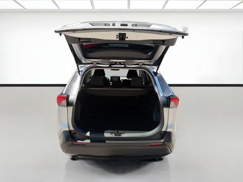 Used 2019 Toyota RAV4 XLE FWD image 25