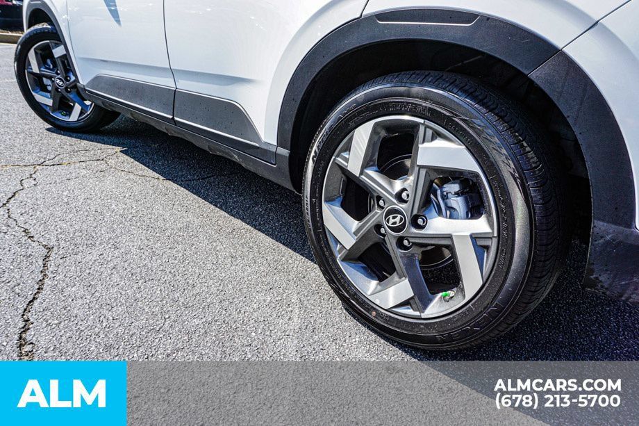 Used 2025 Hyundai Venue SEL FWD image 15