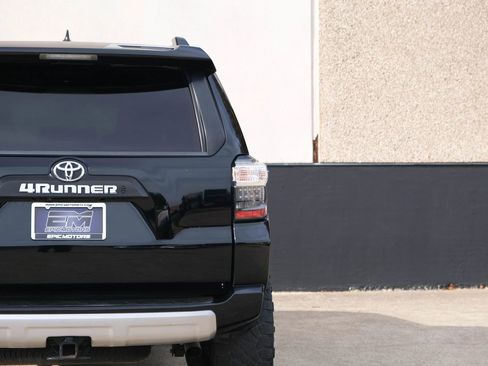 Used 2020 Toyota 4Runner TRD Off-Road Premium w/ Moonroof Package image 17