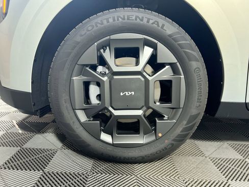 New 2026 Kia Carnival EX FWD image 13