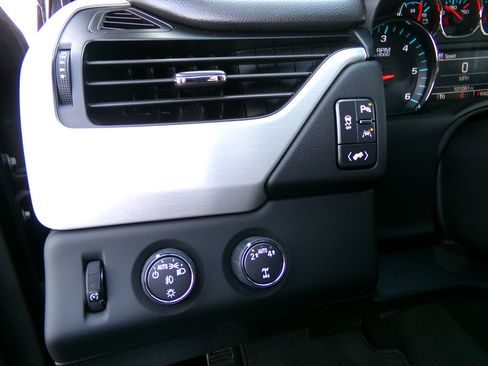 Used 2020 GMC Yukon SLT image 16