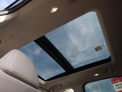 New 2025 Nissan Murano SL image 9