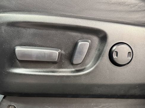 Used 2017 Toyota Sienna SE FWD image 22
