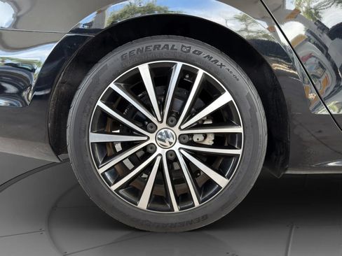 Used 2015 Volkswagen Jetta Sport FWD image 24