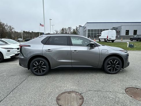 New 2026 Subaru Solterra AWD/4WD image 2